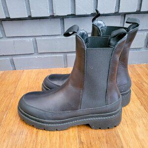 Calia Peyton Chelsea Womens PullOn Black Boots Size 8.5 (Run small)